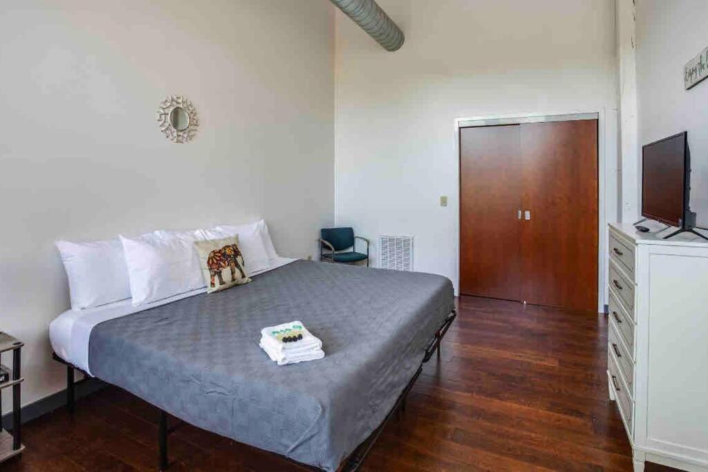 Apartament Ny Style Centric Loft With King Bed By Park Av. Rochester Zewnętrze zdjęcie